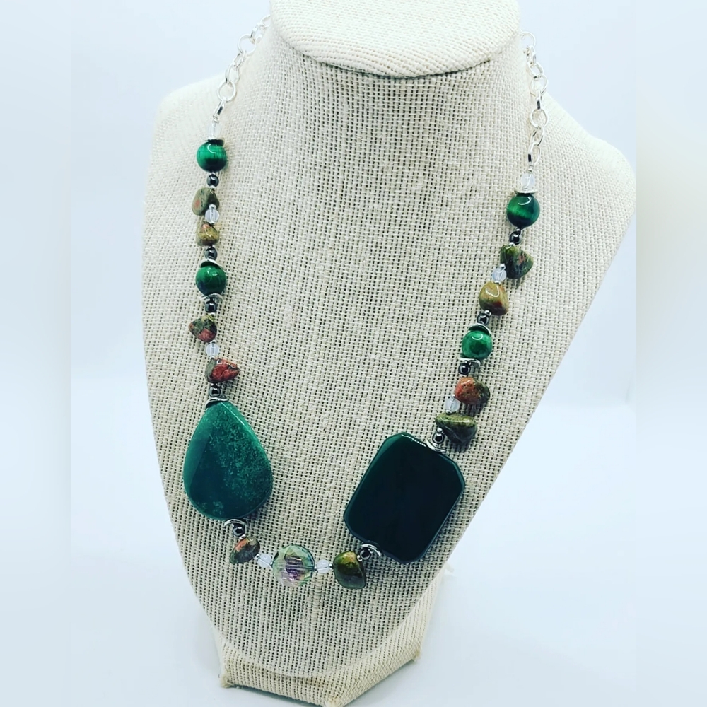 Deep Green Agate, Mixed Crystals chain necklace